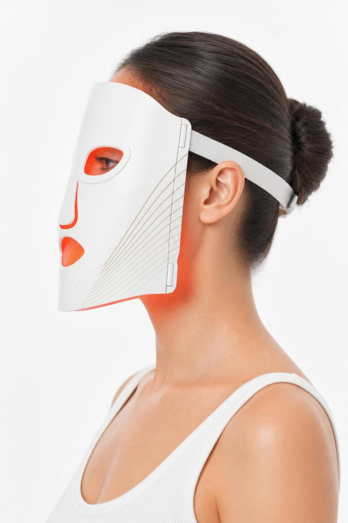 LUMÉ, mascarilla LED encendida, vista de perfil